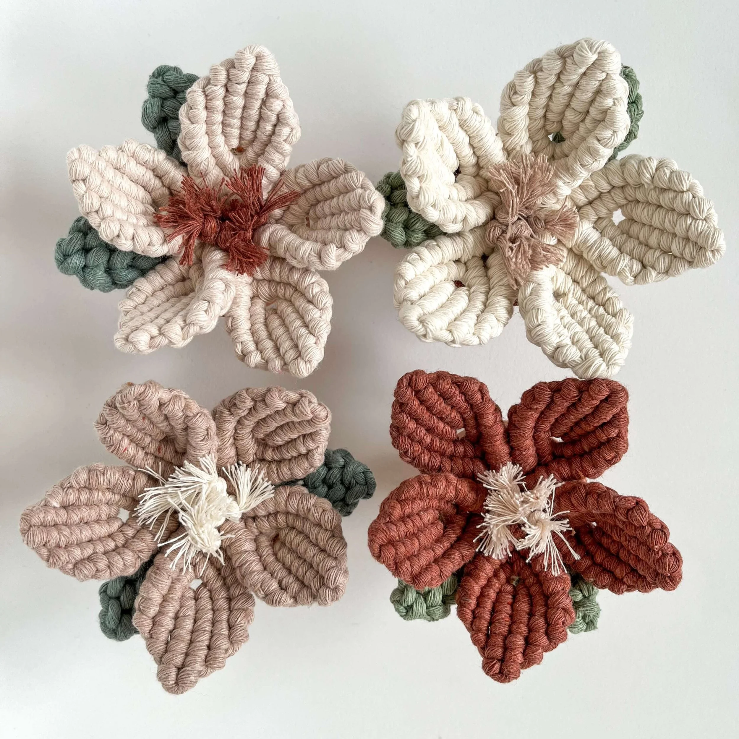 Cserepes makramé virágok, örökvirág