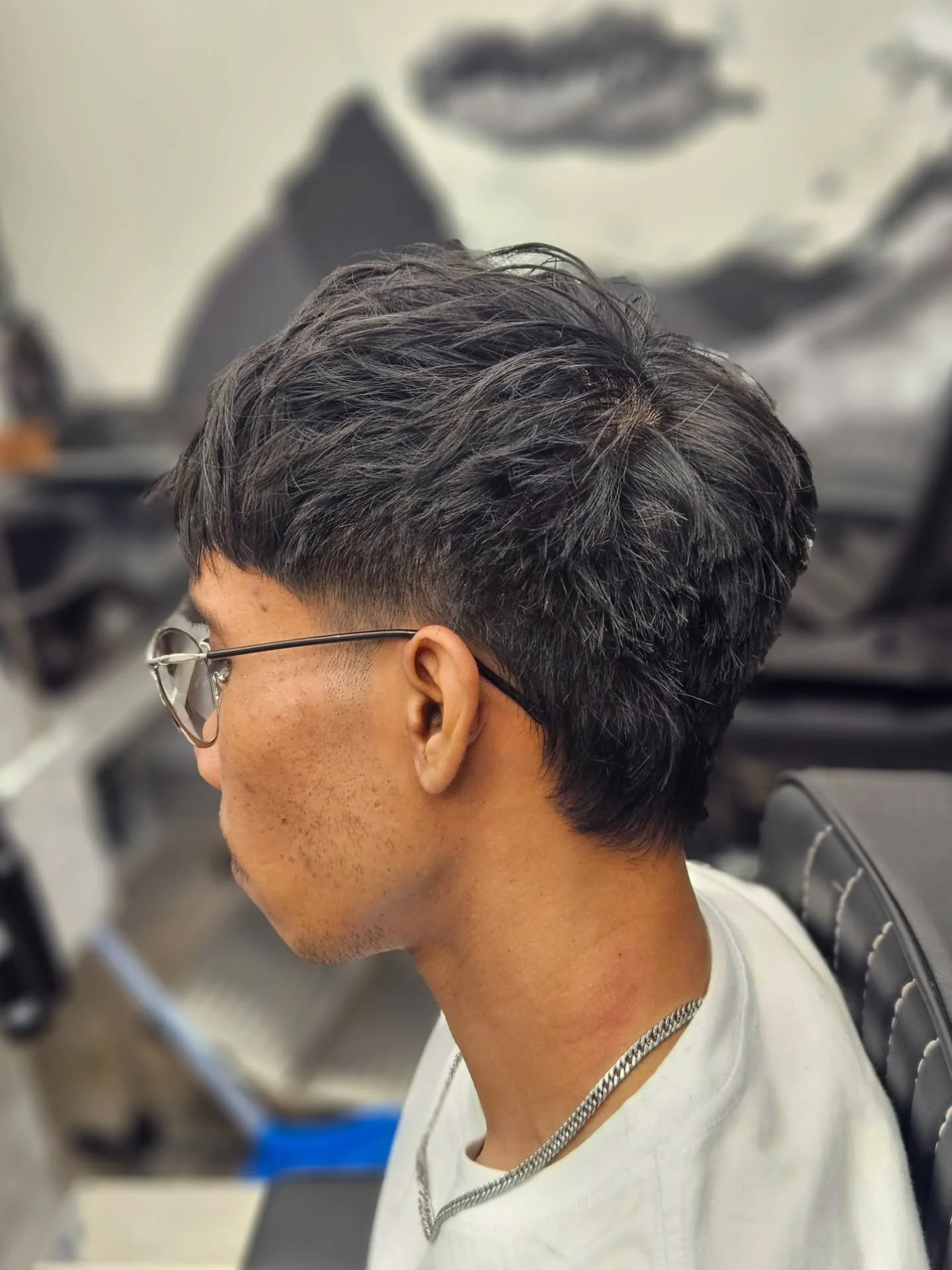 &times;&times;... Thank you bro for the opportunity to meet you and to be able to cut your hair in Ubud (Bali) ...&times;&times;

@luxe_byluke 
@barberos_ubud 

Rendez-vous | Appointment 

www.tailesbarberstudio.com 

#barbershop
#barber
#brussels 
#
