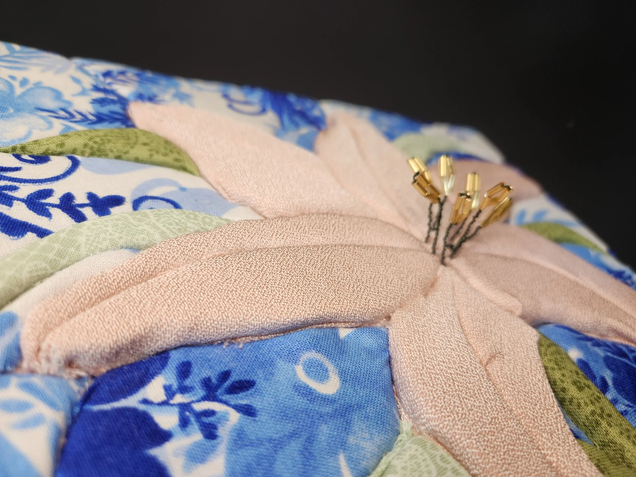 Lily - Kinusaiga Fabric Art
