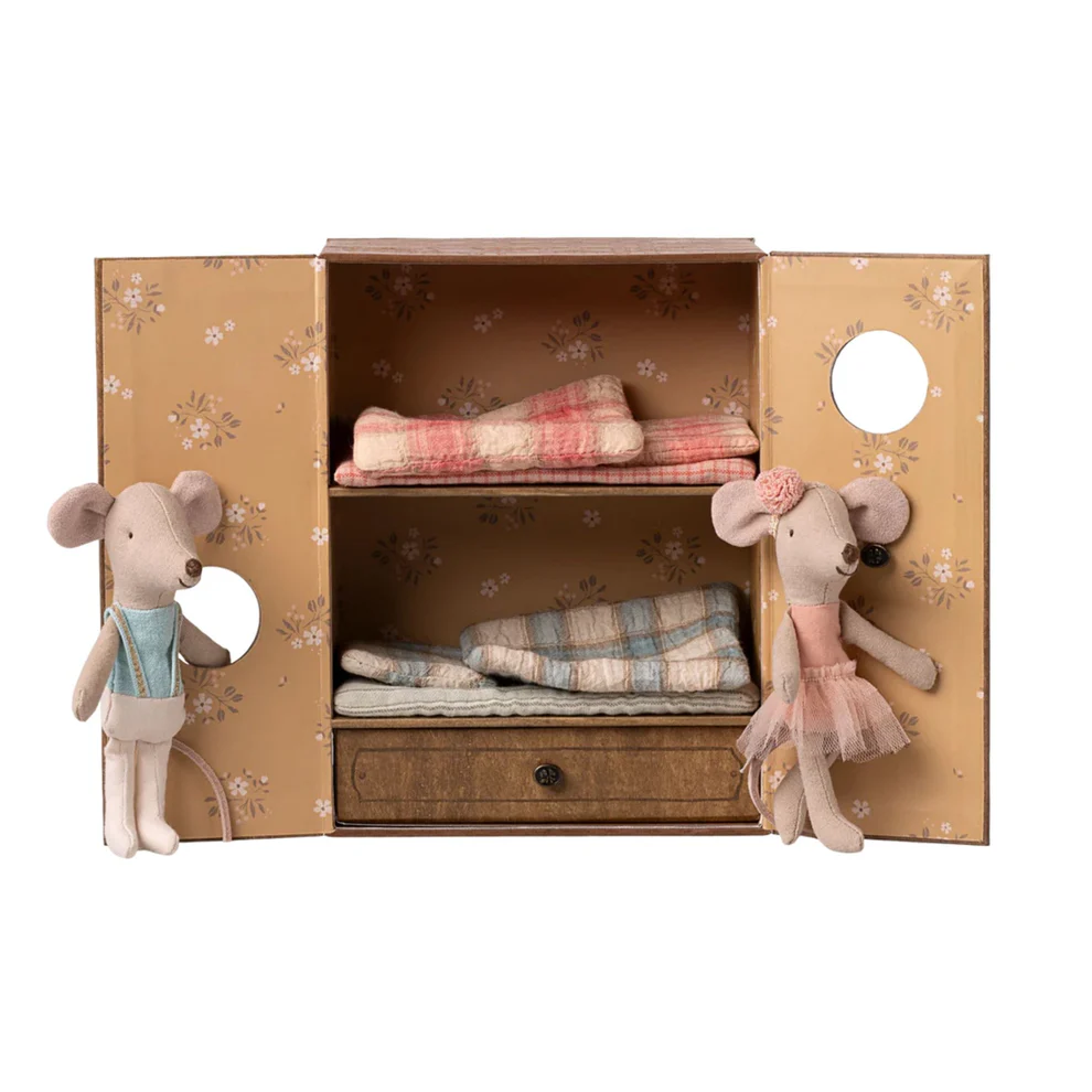 Maileg-Dance-Mouse-Siblings-Dance-Studio-3.jpg