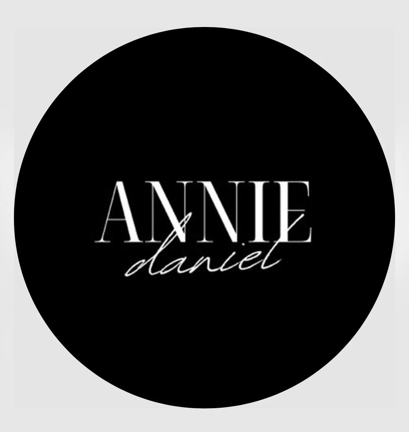 Annie Daniel - logo