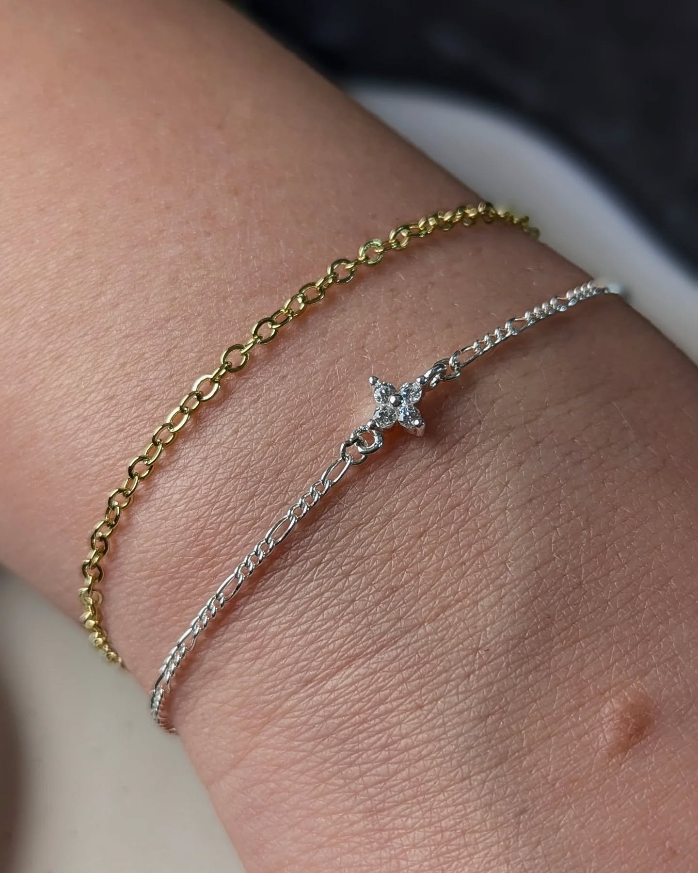 Gold &amp; silver combo 💛🩶

Flat cable chain &amp; Figaro chain, with a cute star connector 🤩

📍 Find me at @thefoundryleeds
💌 LOVELOCKEDJEWELLERY@GMAIL.COM
⛓️ LOVELOCKEDJEWELLERY.COM

#leeds #weldedjewellery #permanentjewellery #jewellery