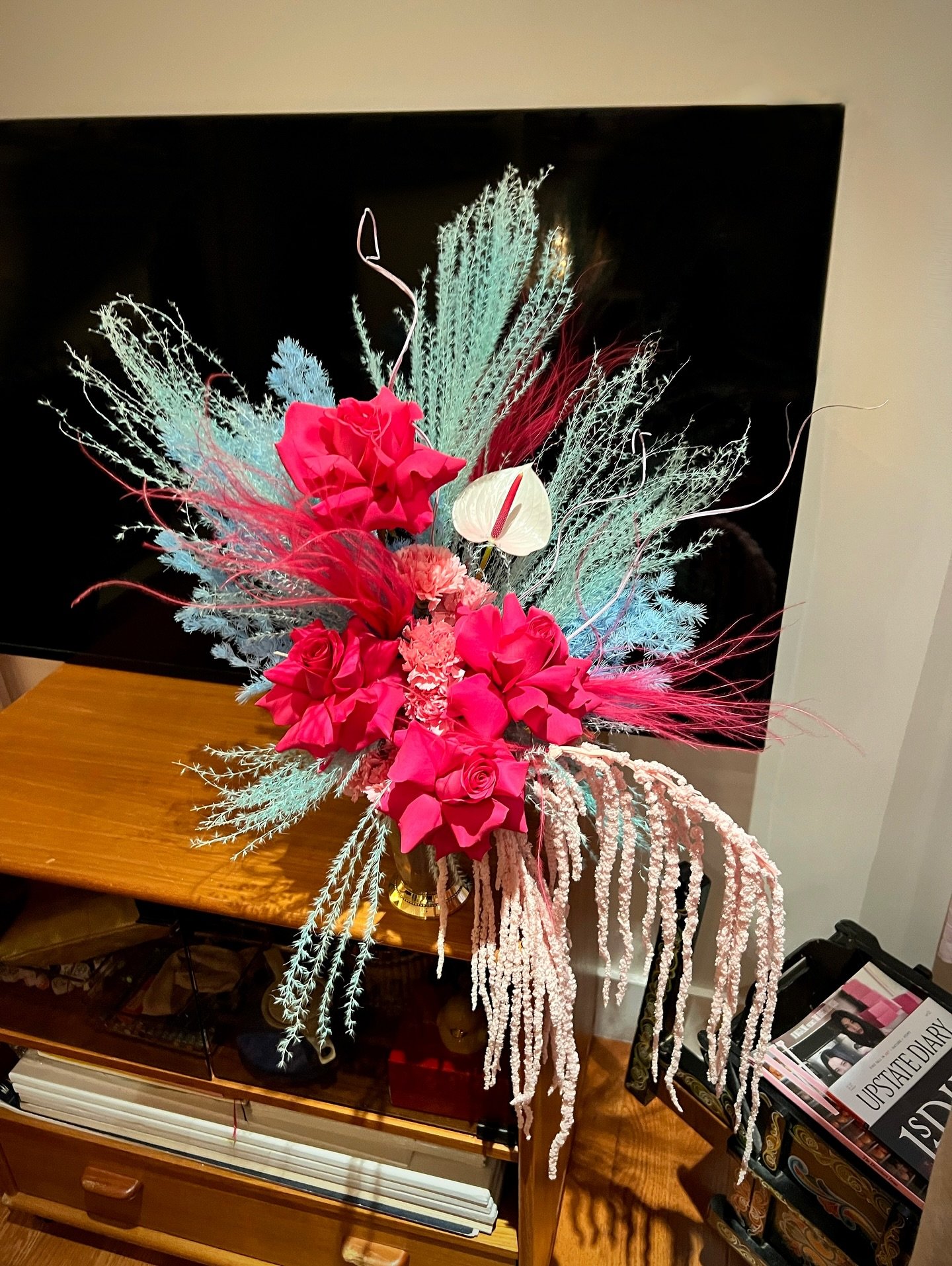 Y2K angels for @mirchibykim SoHo popup today-sunday! 75 w houston st🩷