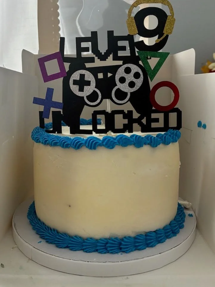 Cake so good we couldn&rsquo;t wait for the party to start 😂🎂

This is our Medium Party Package, with a few sweet upgrades to fit this amazing celebration!
✨ 1 dozen cupcakes + 8 additional cupcakes
✨ 6-inch cake
✨ 1 dozen cookies + 1 additional do