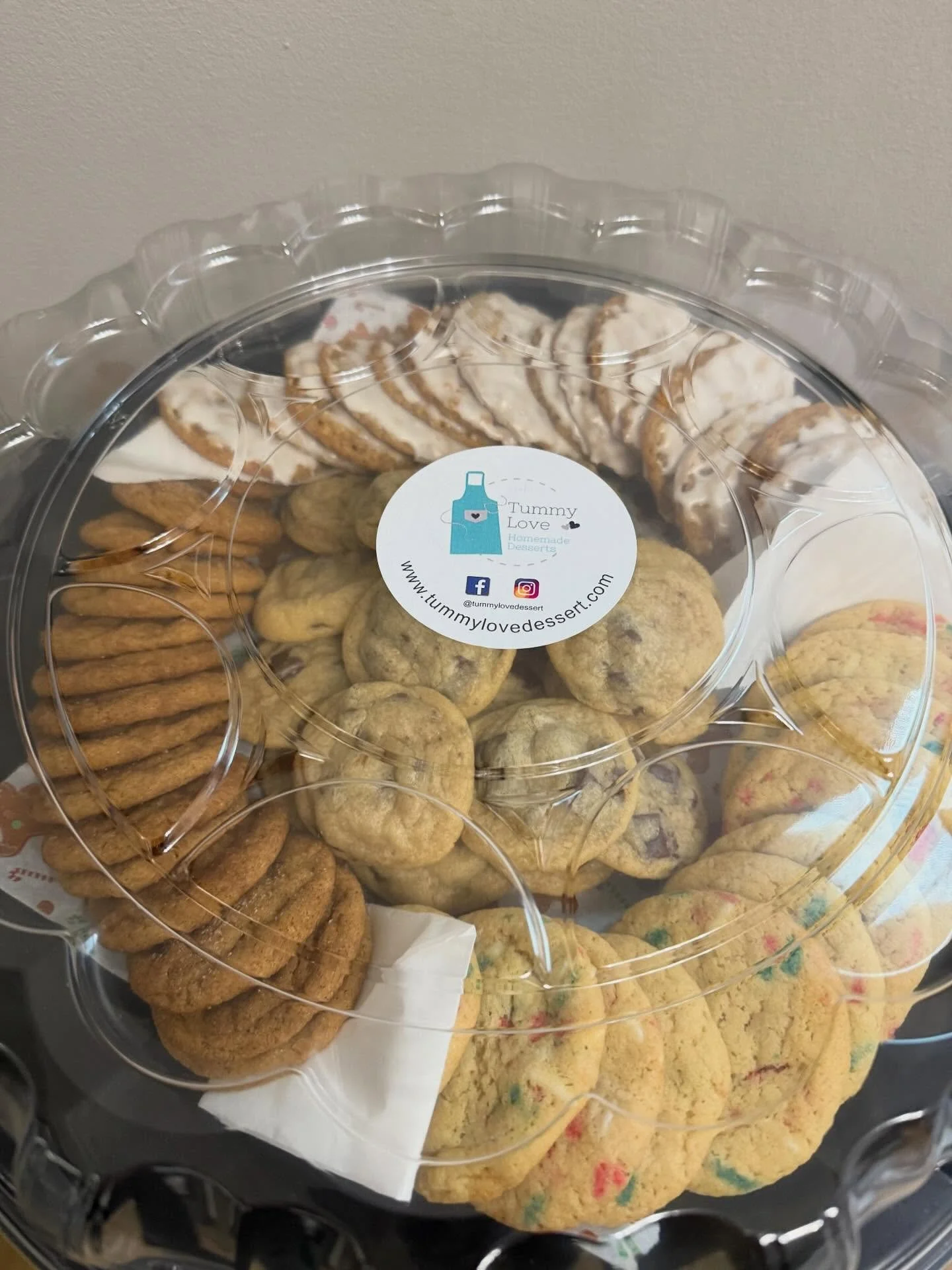 Cookie platters are available for all occasions! Make your next 2026 event extra special with one of our beautifully crafted cookie platters. 

#columbusohiotreats #columbusohio #customcookieplatters #cbusdesserts