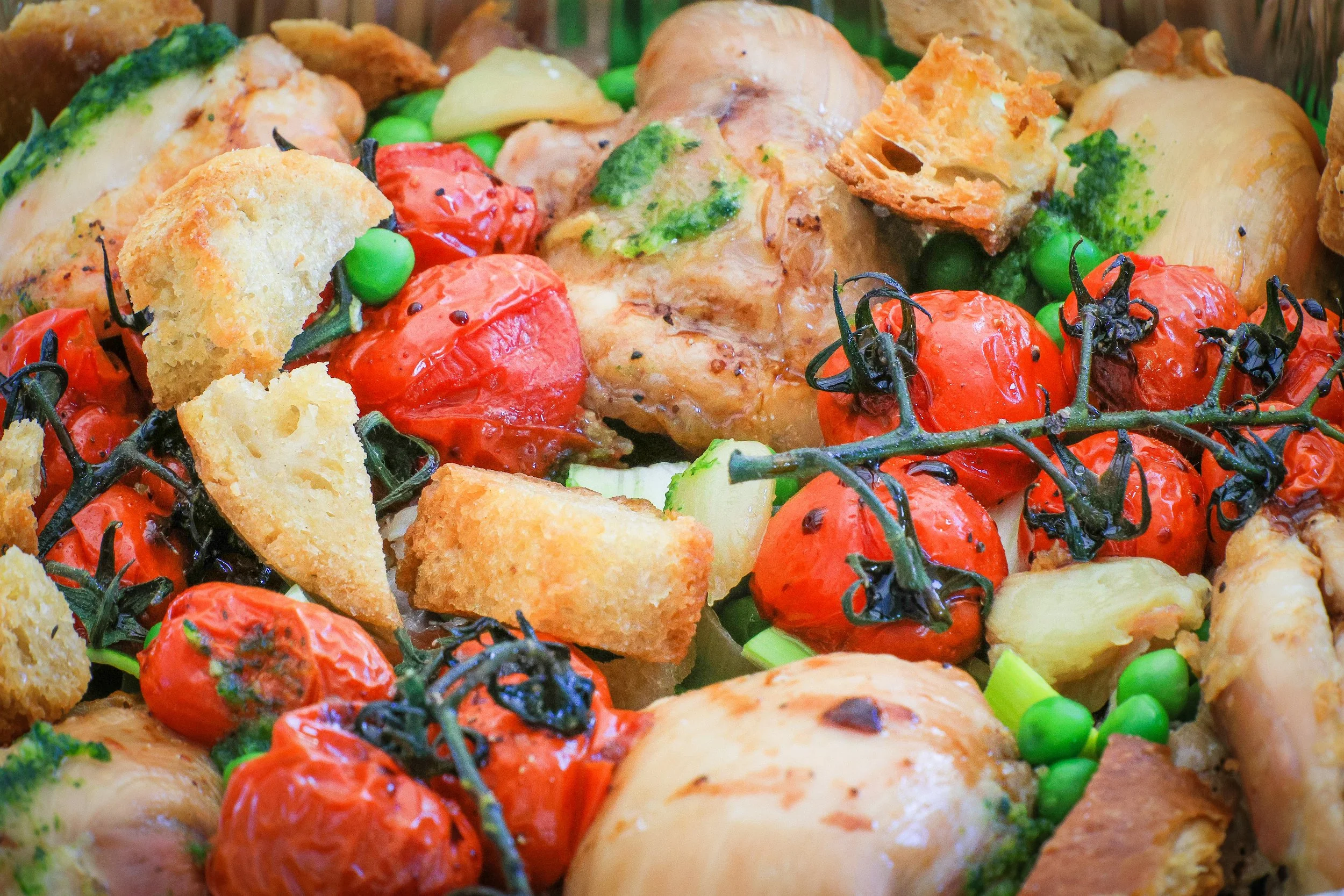 Chicken & Cheery Tomato Tray Bake 