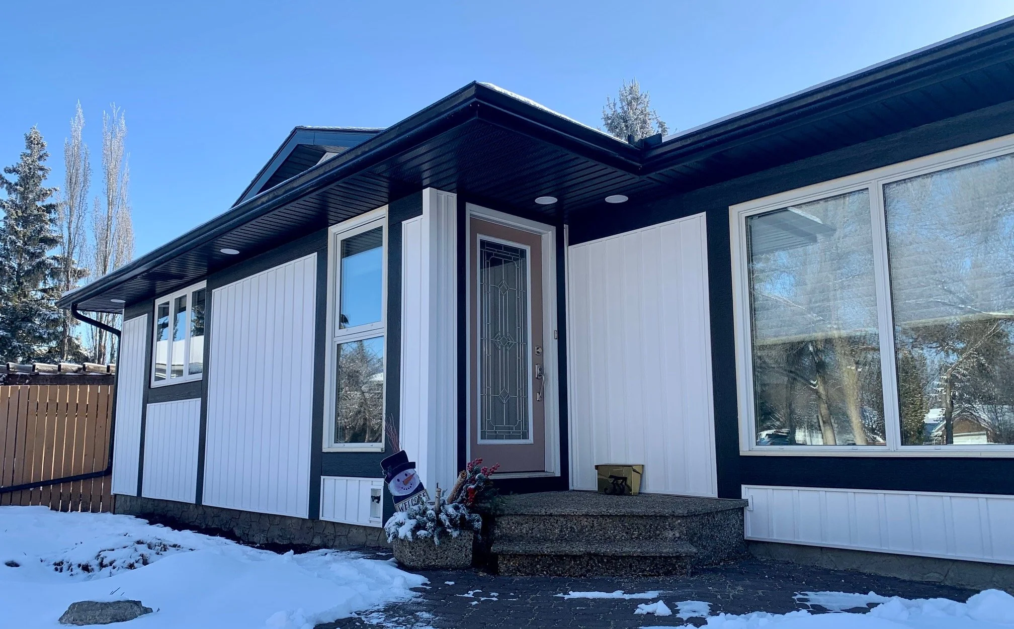 Vinyl Siding Modern Farmhouse.jpg