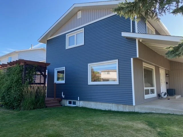 horizontal-vertical-siding-mixed-edmonton-ab.jpeg