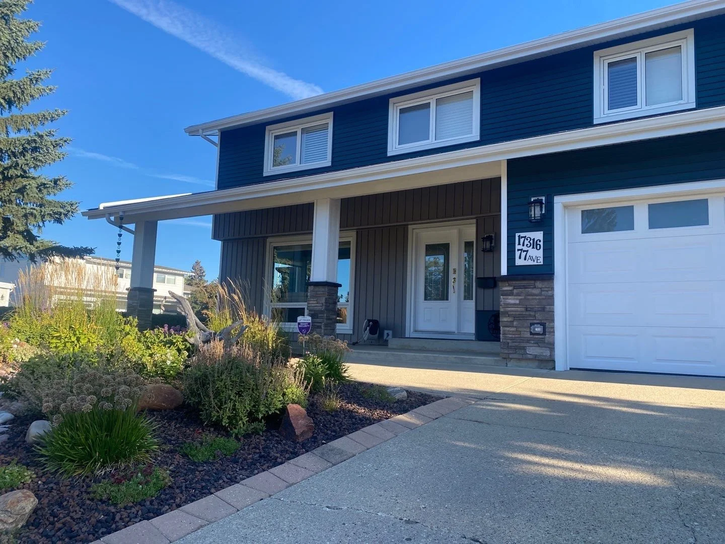versetta-sterling-accent-with-new-siding-edmonton-ab.jpg