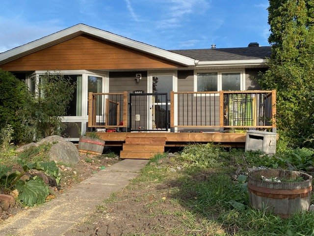 Hardie Board siding in Rich Espresso on Edmonton home