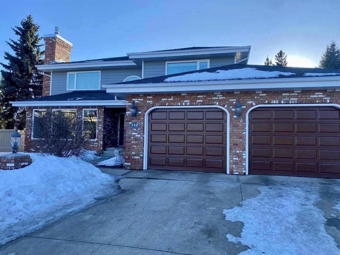 Gray Slate Hardie Plank with Red Brick