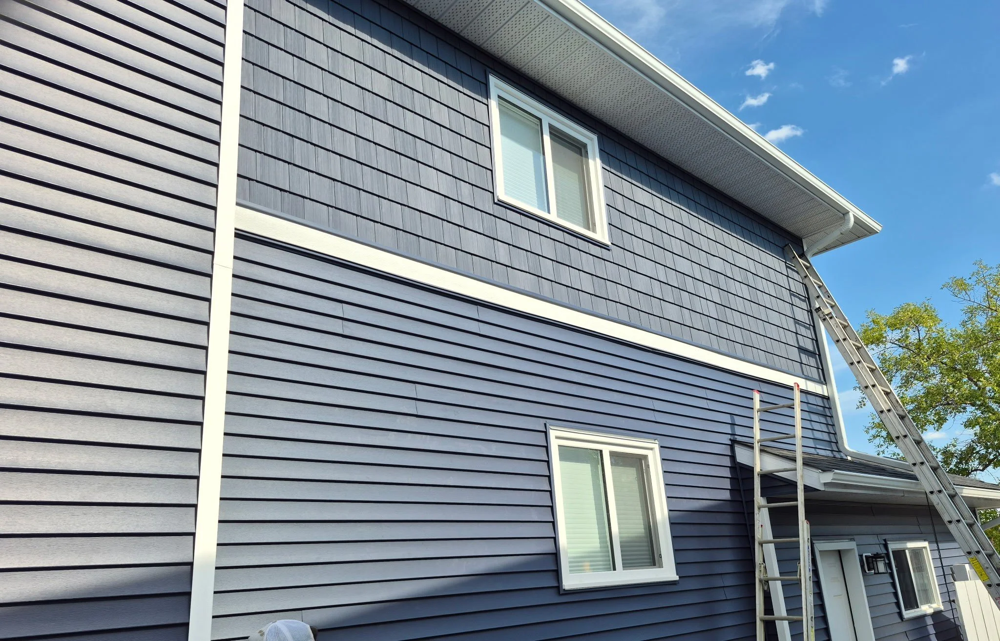 vinyl-siding-dark-colour-no-fading-edmonton-ab.JPG