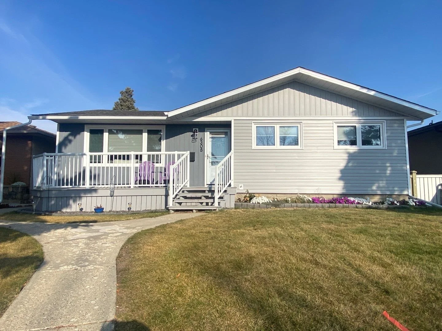 Royal Storm and Estate Gray Siding