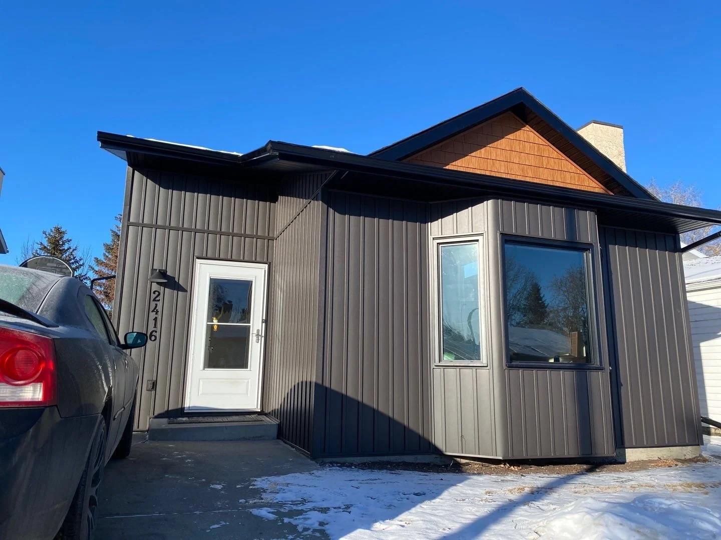 Mitten Gunmetal Grey Siding