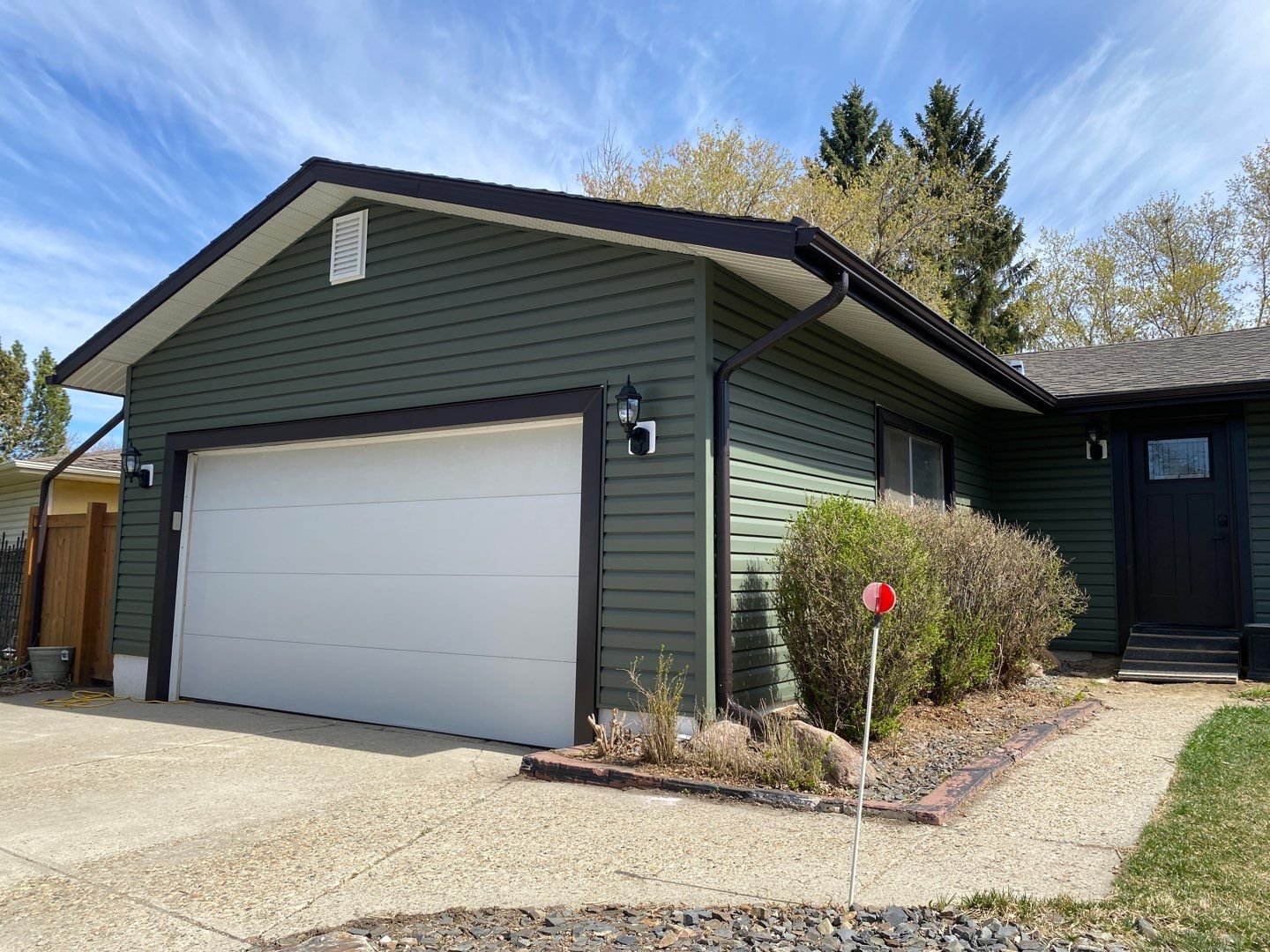 Mitten Muskoka Green Siding.JPEG