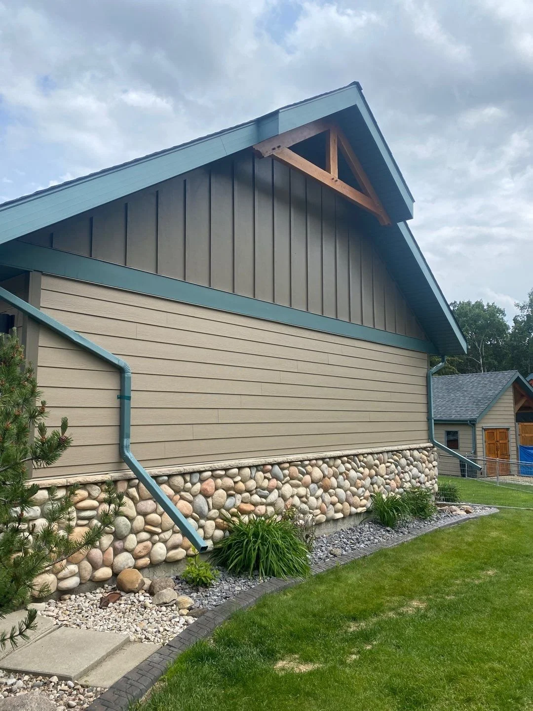 Timber Bark Hardie Board and Batten.JPEG