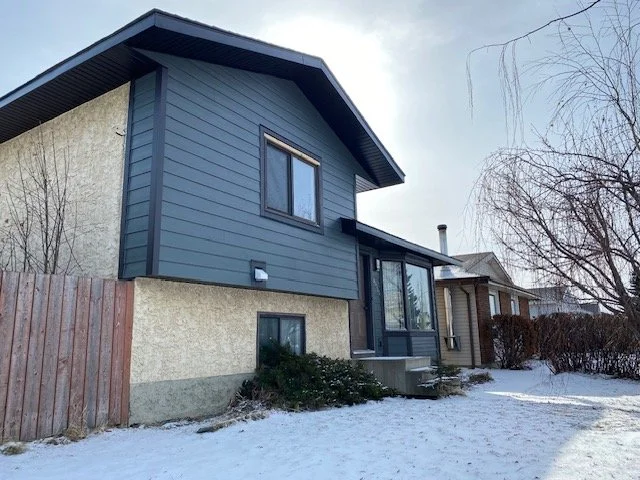 Iron Gray Hardie front facade in Edmonton