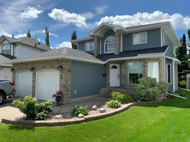 A Hardie siding renovation installed by Edmonton's best siding contractor, Blue Jay Exterior Renovations