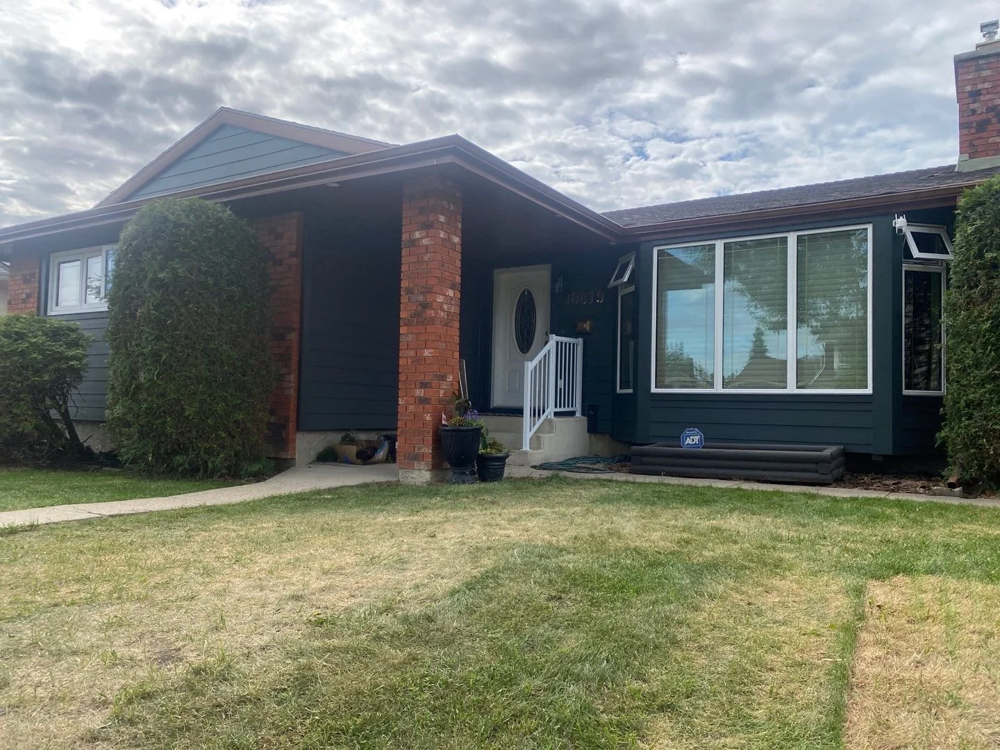 Iron Gray Hardie Siding on Edmonton bungalow