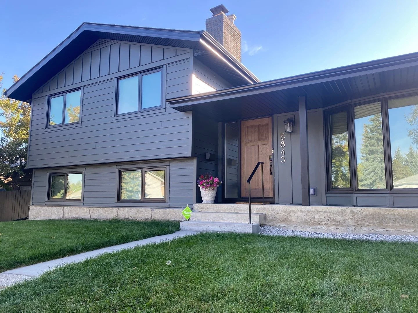 Beautiful new exterior siding from Blue Jay Exterior Renovations - Edmonton