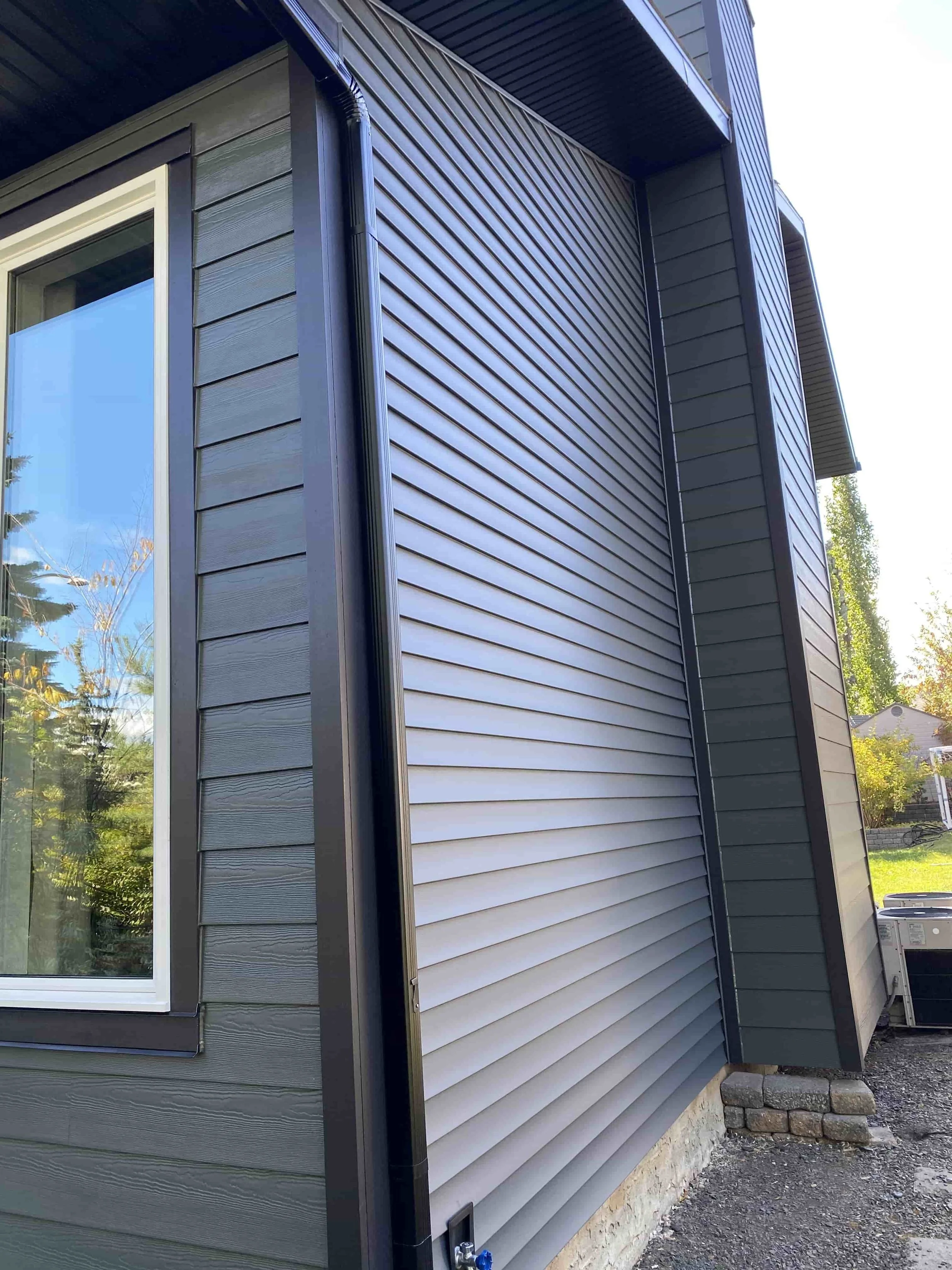 Hardie and Vinyl Siding Combination.jpg