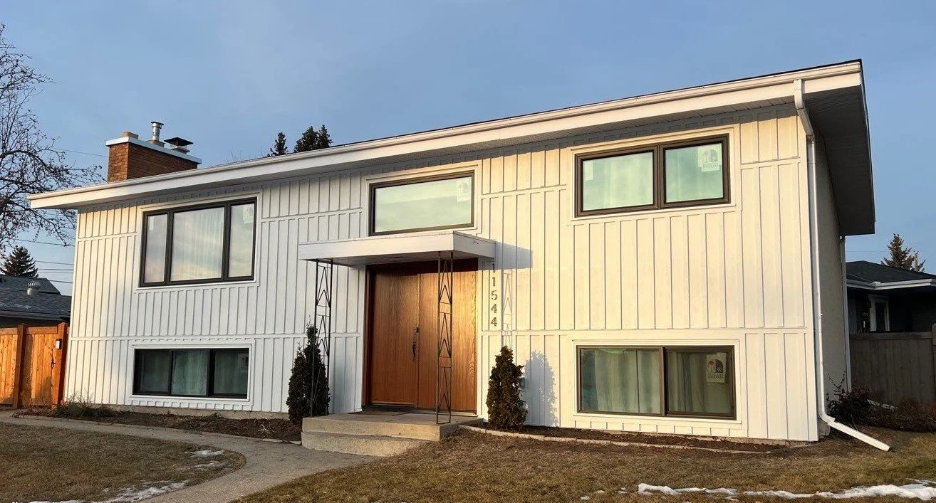 Arctic White Hardie Panel.JPG