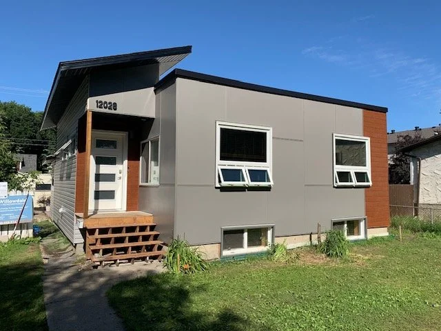 Hardie Panel & Easy Trim Aged Pewter, Lux Panel Tigerwood, Royal Estate Gray Siding