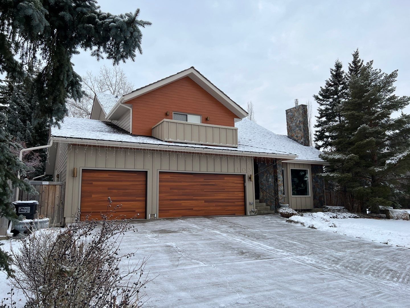 Beautiful Custom Home with James Hardie siding in Khaki Brown - Edmonton