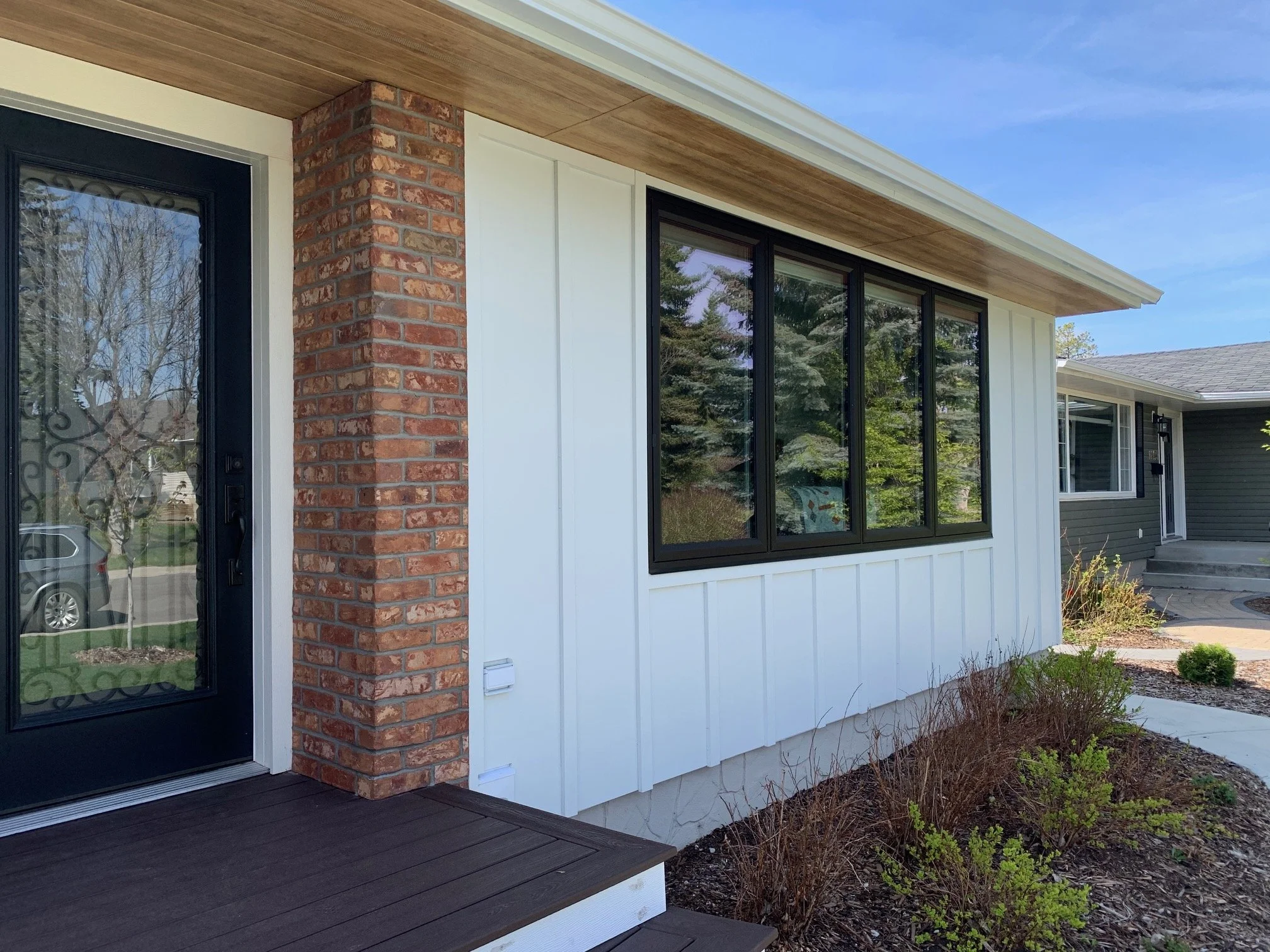 Sagiper Siding/Soffit installed on an Edmonton home
