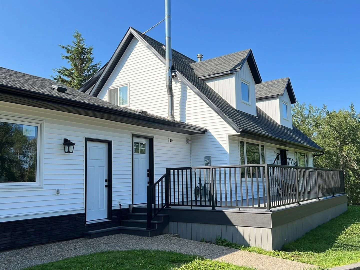 Royal White Siding, Versetta Northern Ash