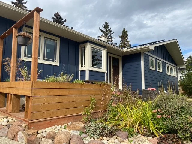 Deep Ocean Hardie Siding Installed in Edmonton