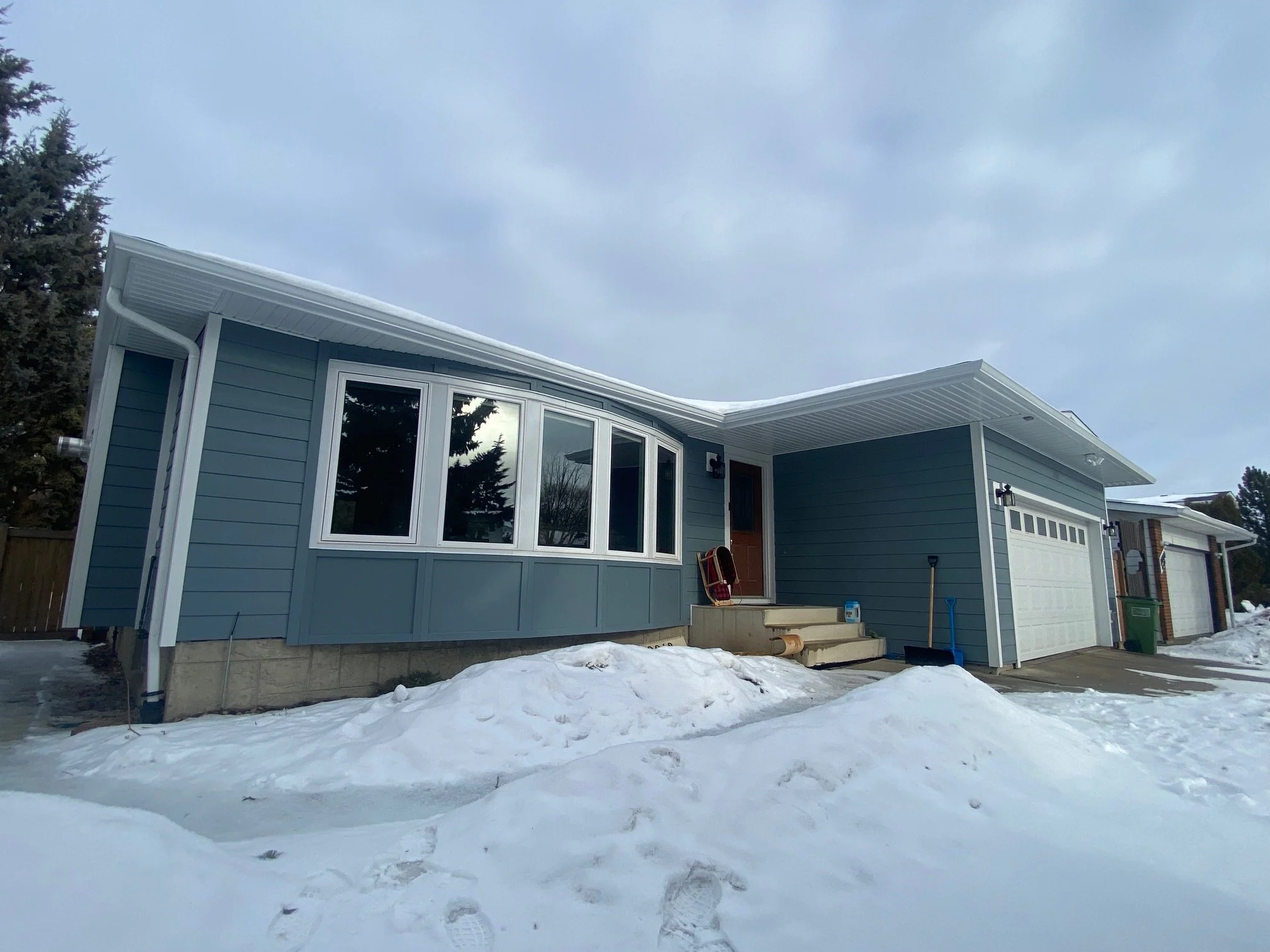 Boothbay Blue Hardie Renovation.jpg