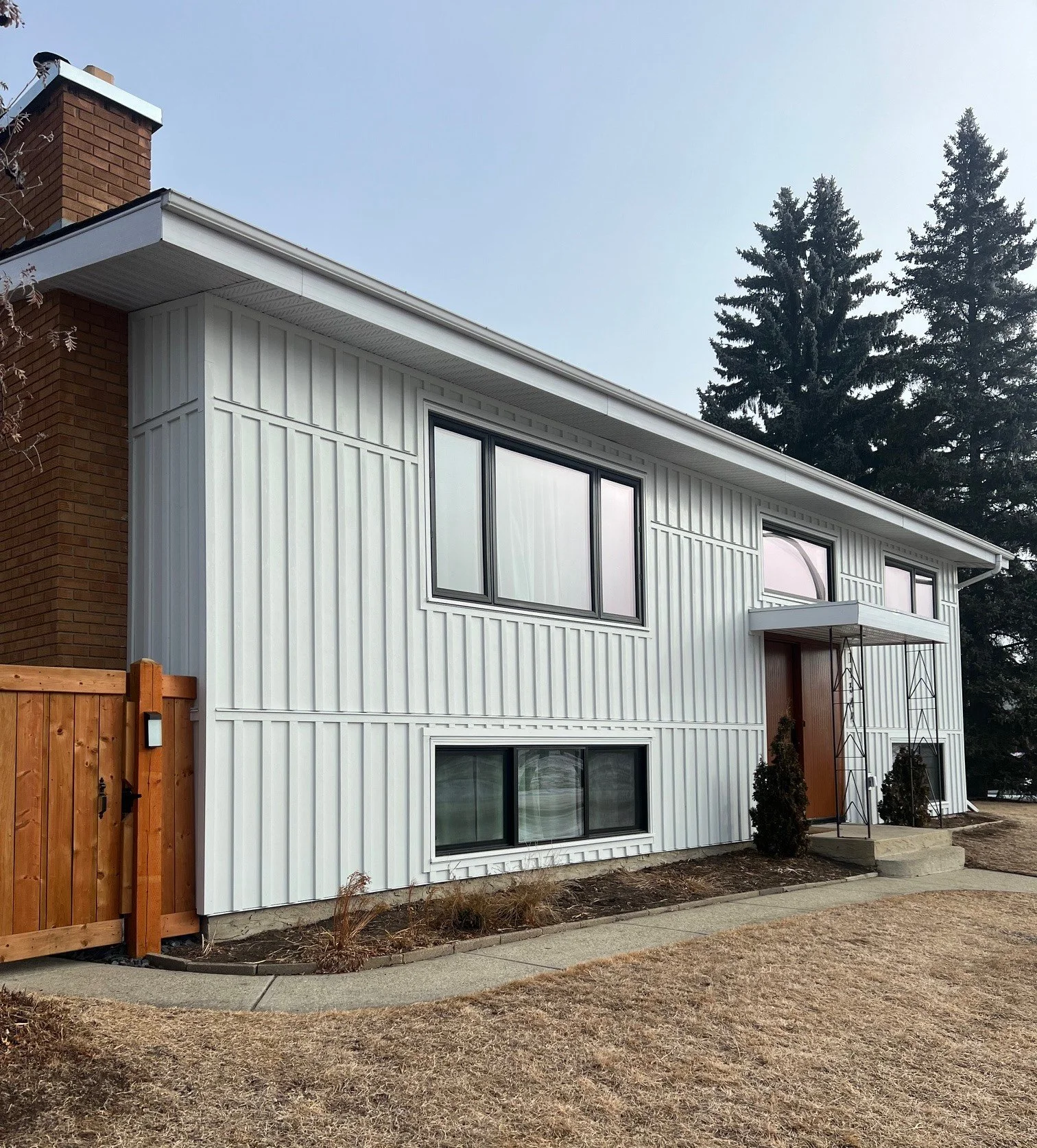 Hardie Board & Batten Arctic White