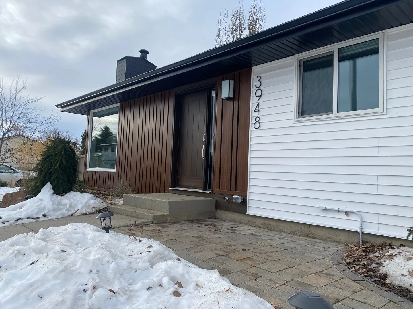 Royal White Siding, Lux Panel Kona and Onyx
