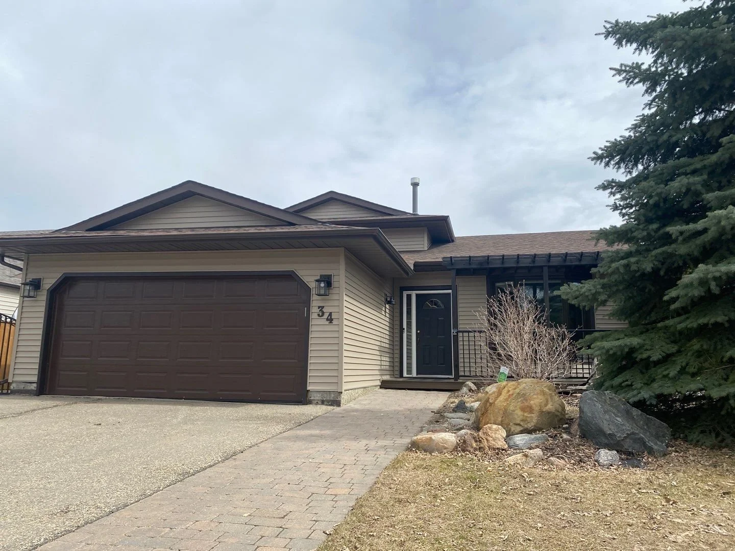 Mitten Brownstone Siding