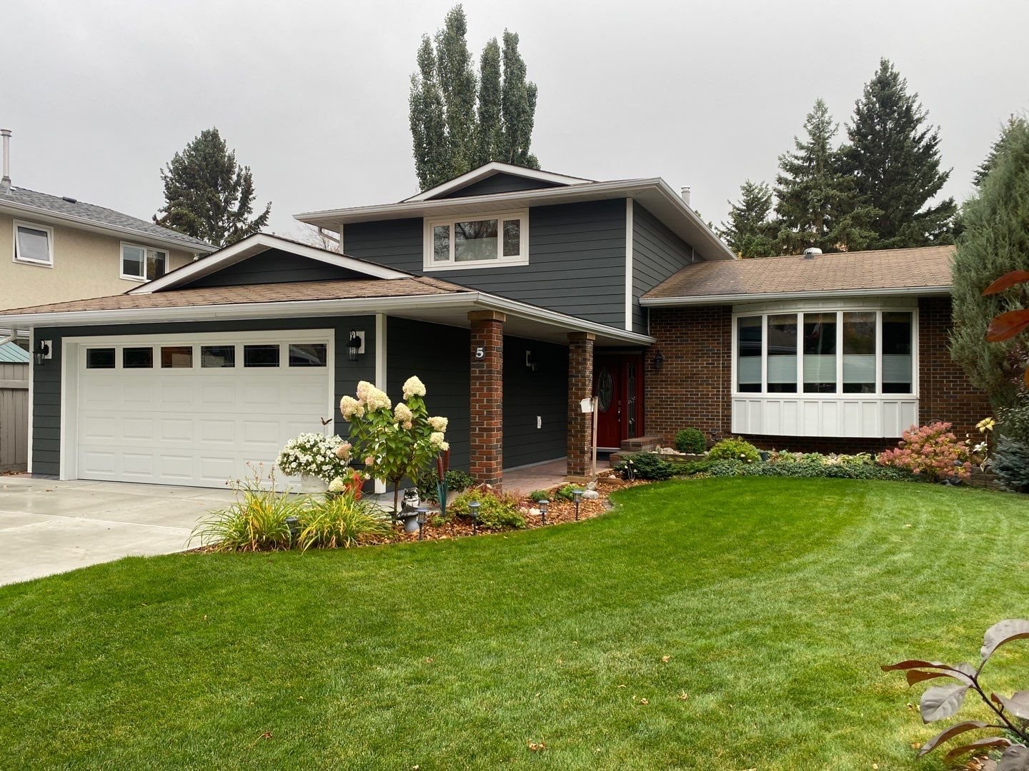 Hardie home in Iron Gray St Albert
