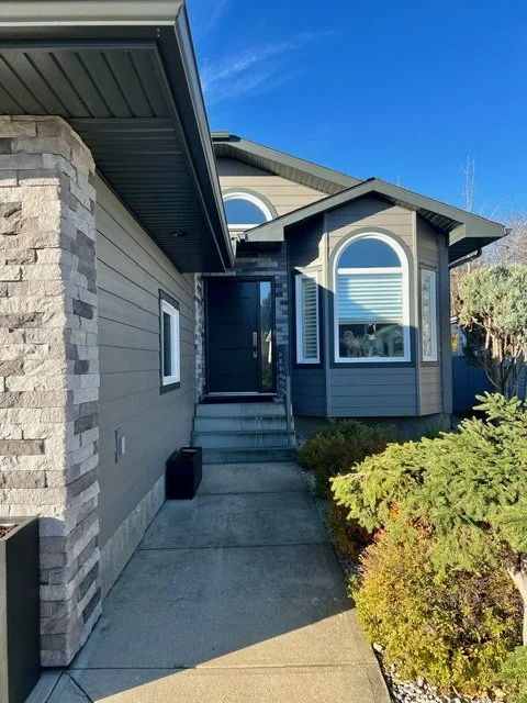 New soffit and fascia installed on an Edmonton area home.
