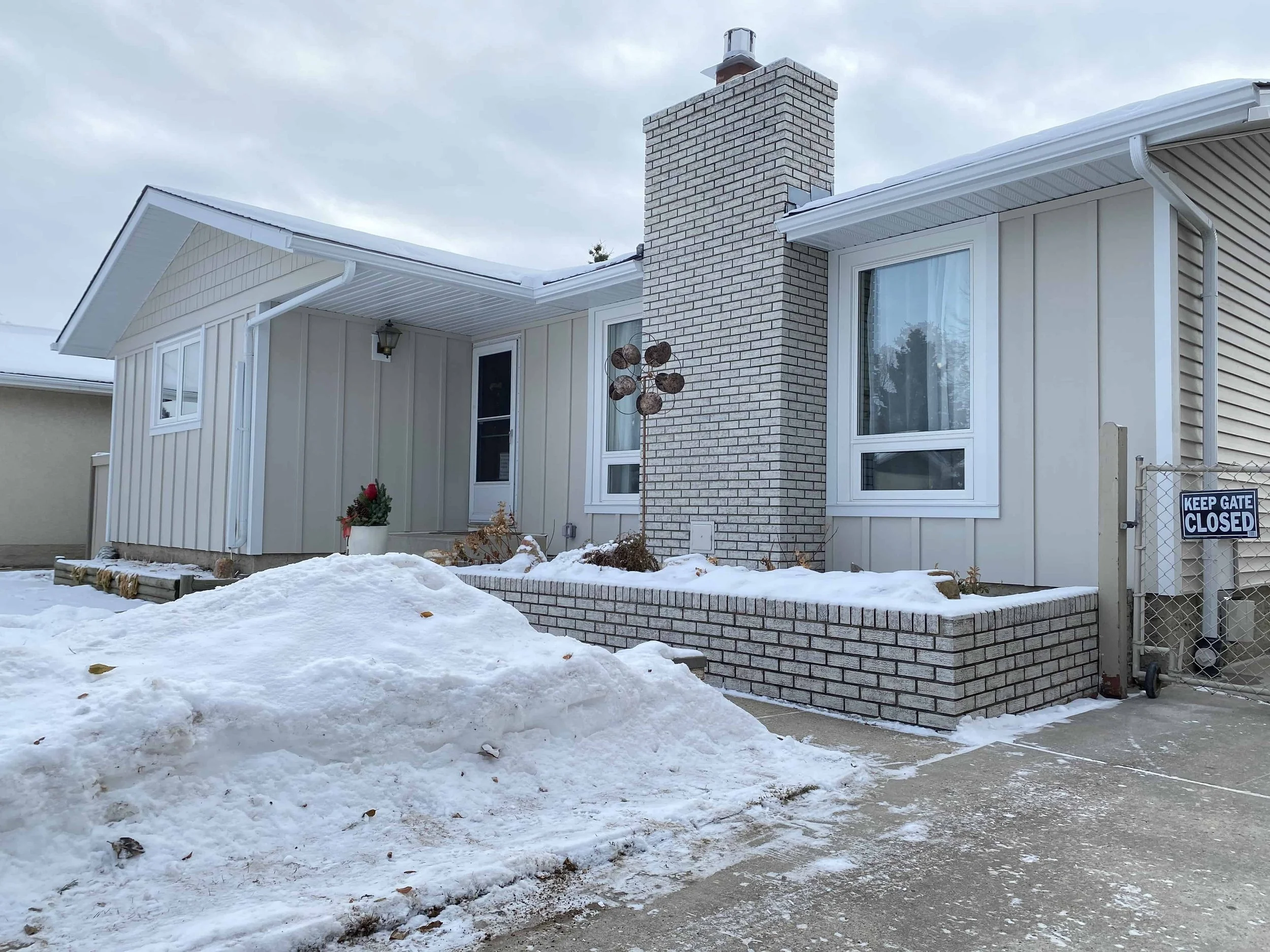 Hardie Board & Batten and Shingle Cobblestone, Mitten Ash Siding 