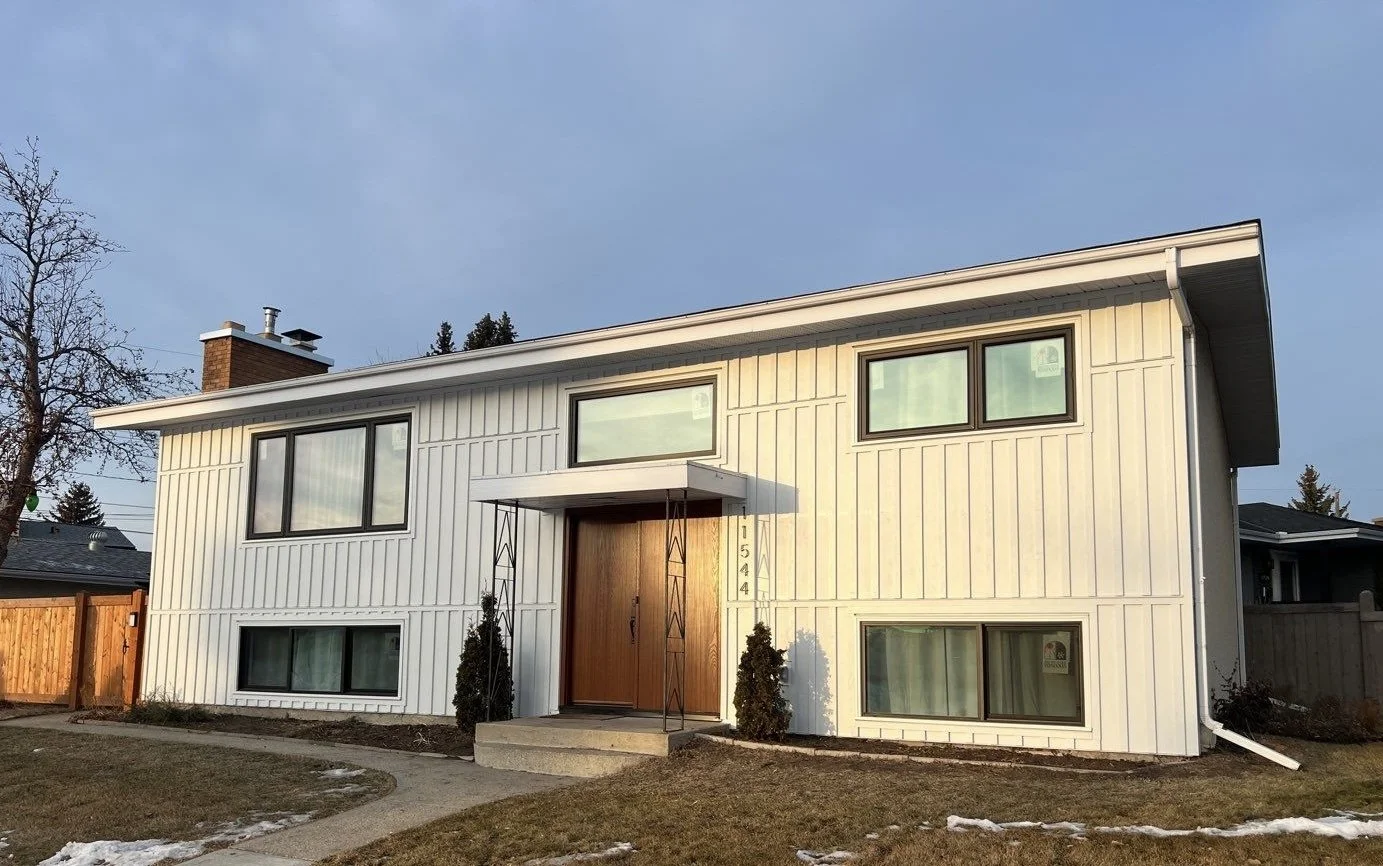 Modern Farmhouse home front facade installed by Blue Jay Exterior Renovations in Edmonton