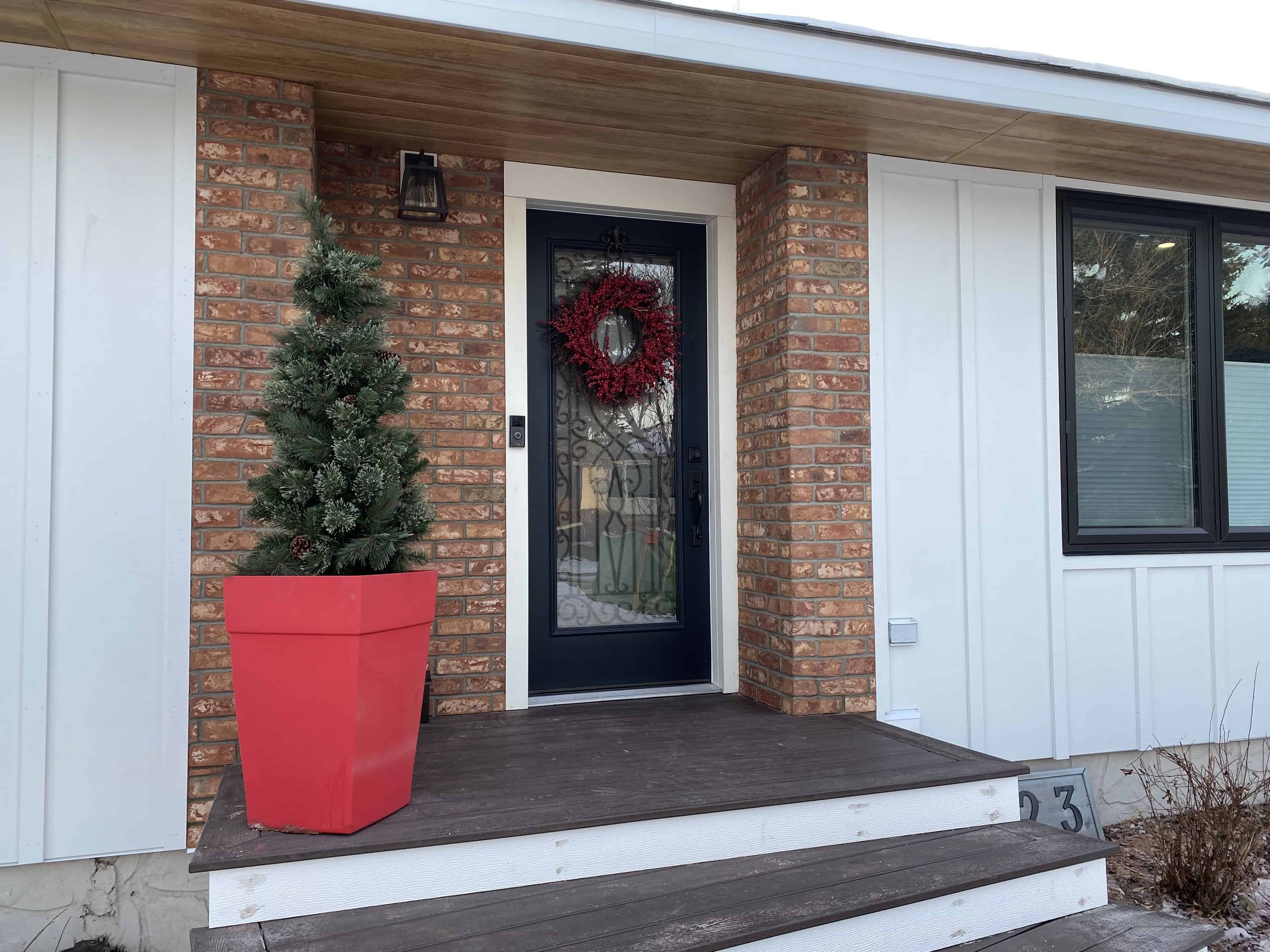 hardie-modern-farmhouse-w-bric.jpg
