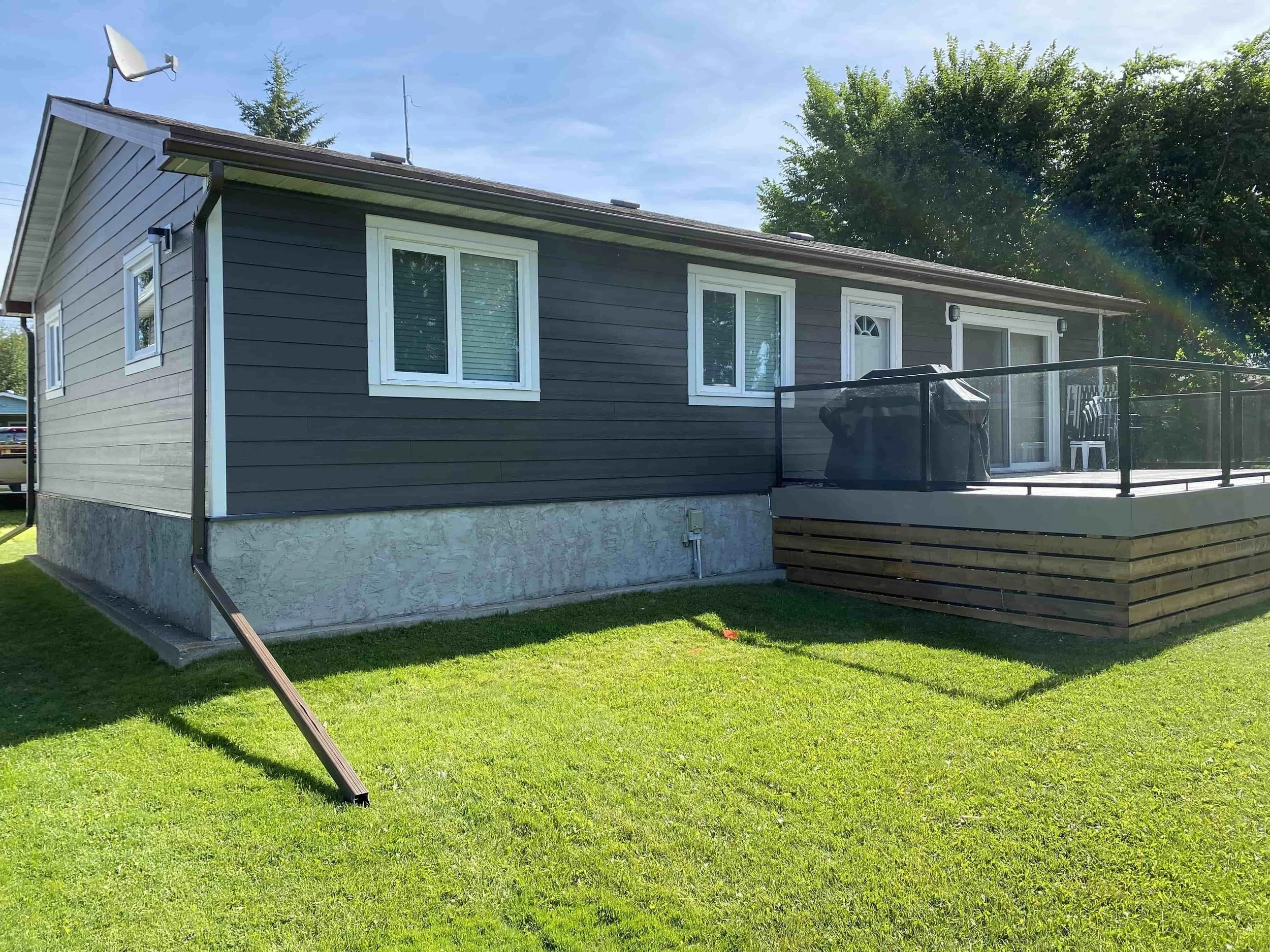Hardie Plank Bungalow in Rich Espresso