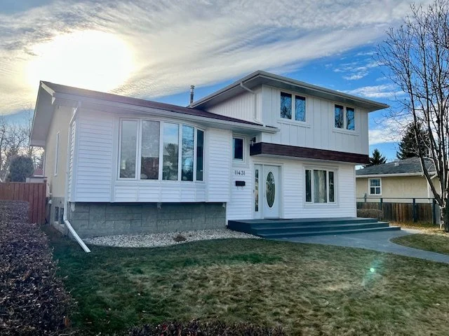 Hardie Board & Batten Arctic White, Royal Board & Batten and Siding White