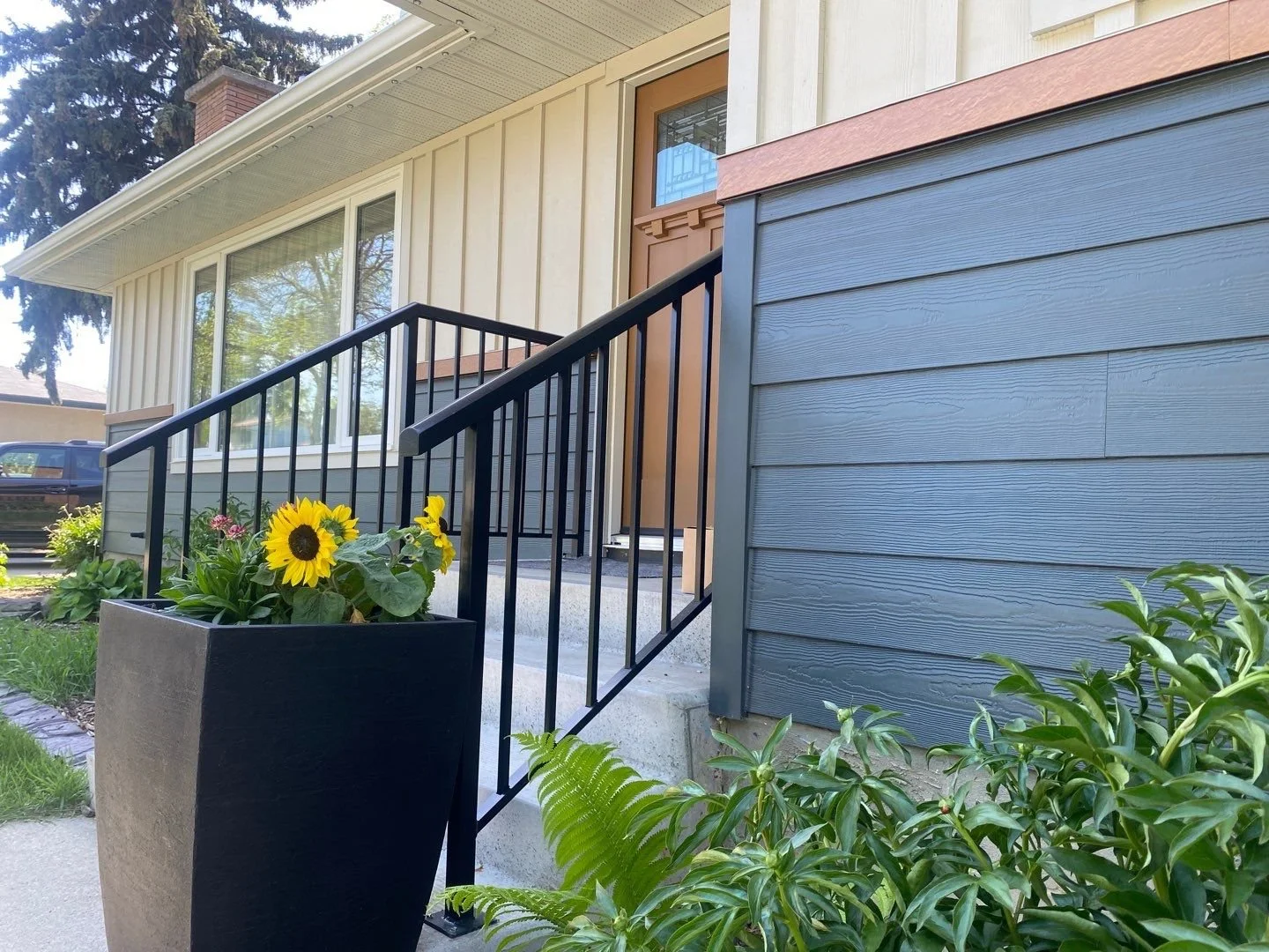 unique-hardie-bungalow-edmonton-ab.jpg