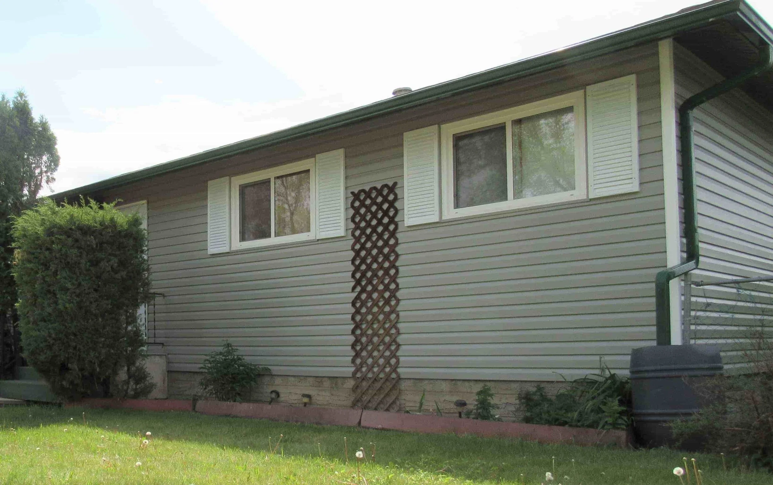Royal Flagstone Siding