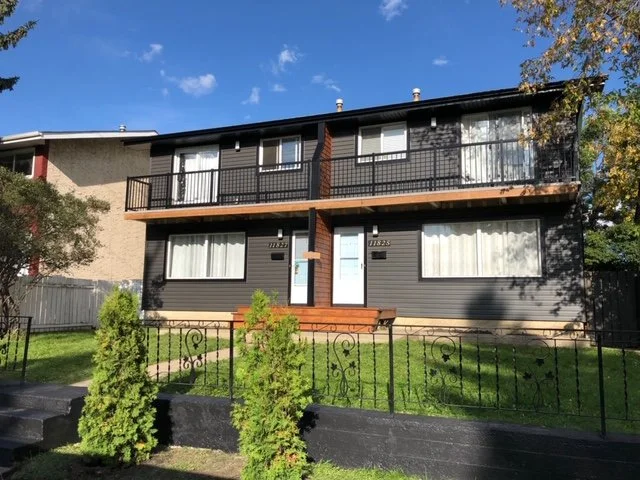 Royal Siding Ironstone, Tando Beach House Shakes