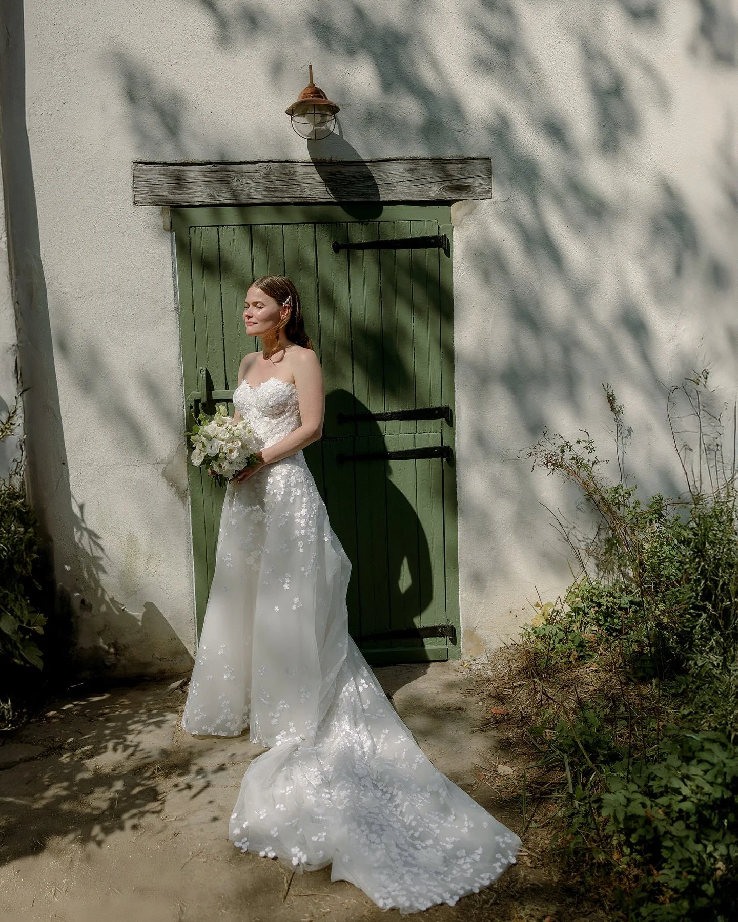 Barbara and Brian were married overlooking Idlewild, a historic farm preserve, on the great lawn of her childhood home.
.
.
.
.
.
#philadephiaweddingphotographer #gardenwedding #idlewildpreserve #hudsonvalleyweddingphotographer #catskillsweddingphoto