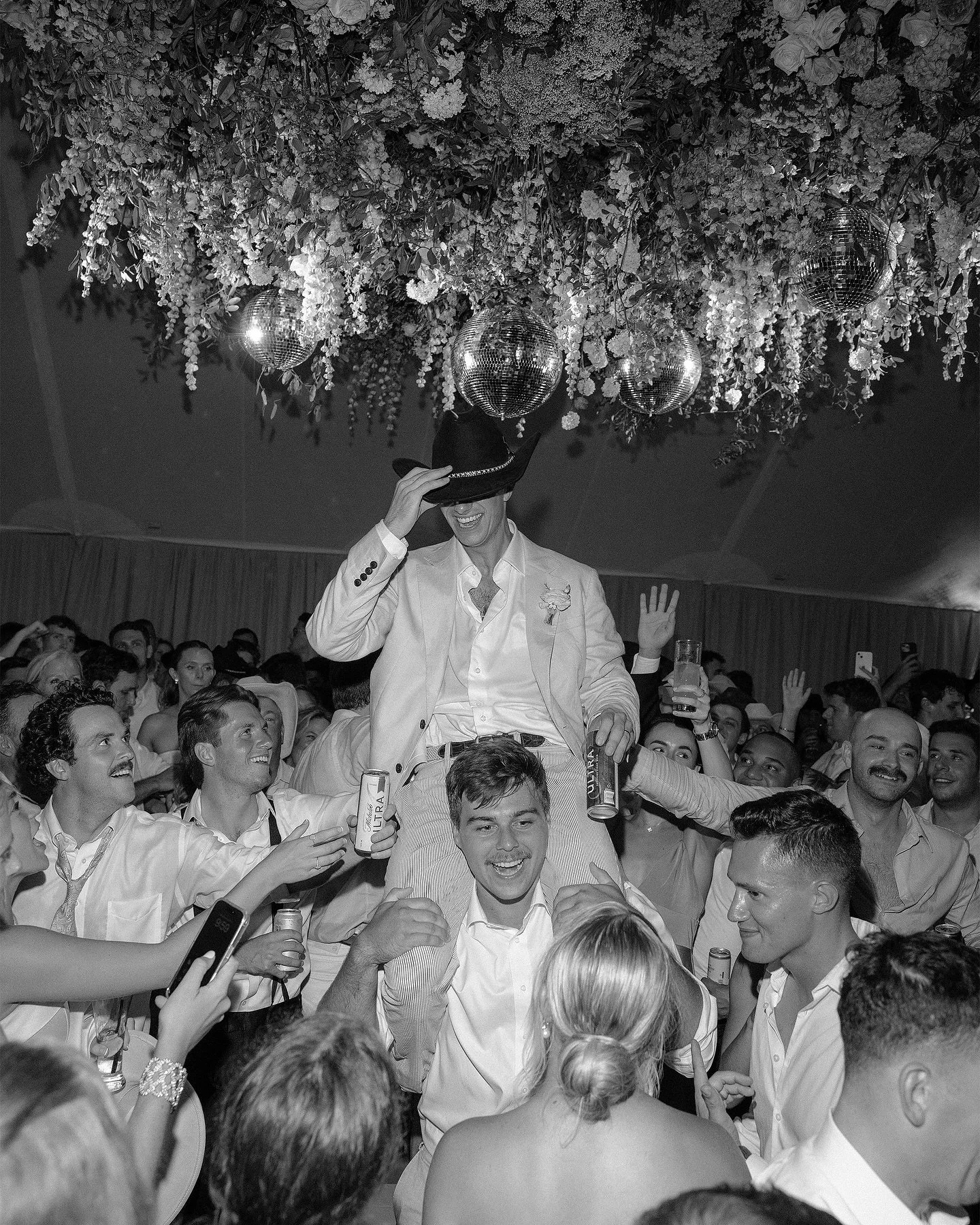 Non stop party with Maddy and Jack!! Sharing a first look at an electric weekend with an amazing team. An absolute summer highlight. 

Planning &amp; Design: @lavishhausevents
Videography: @zelafilms
Florals: @winsome_floral
Venue: @sauconvalleycc
Ba