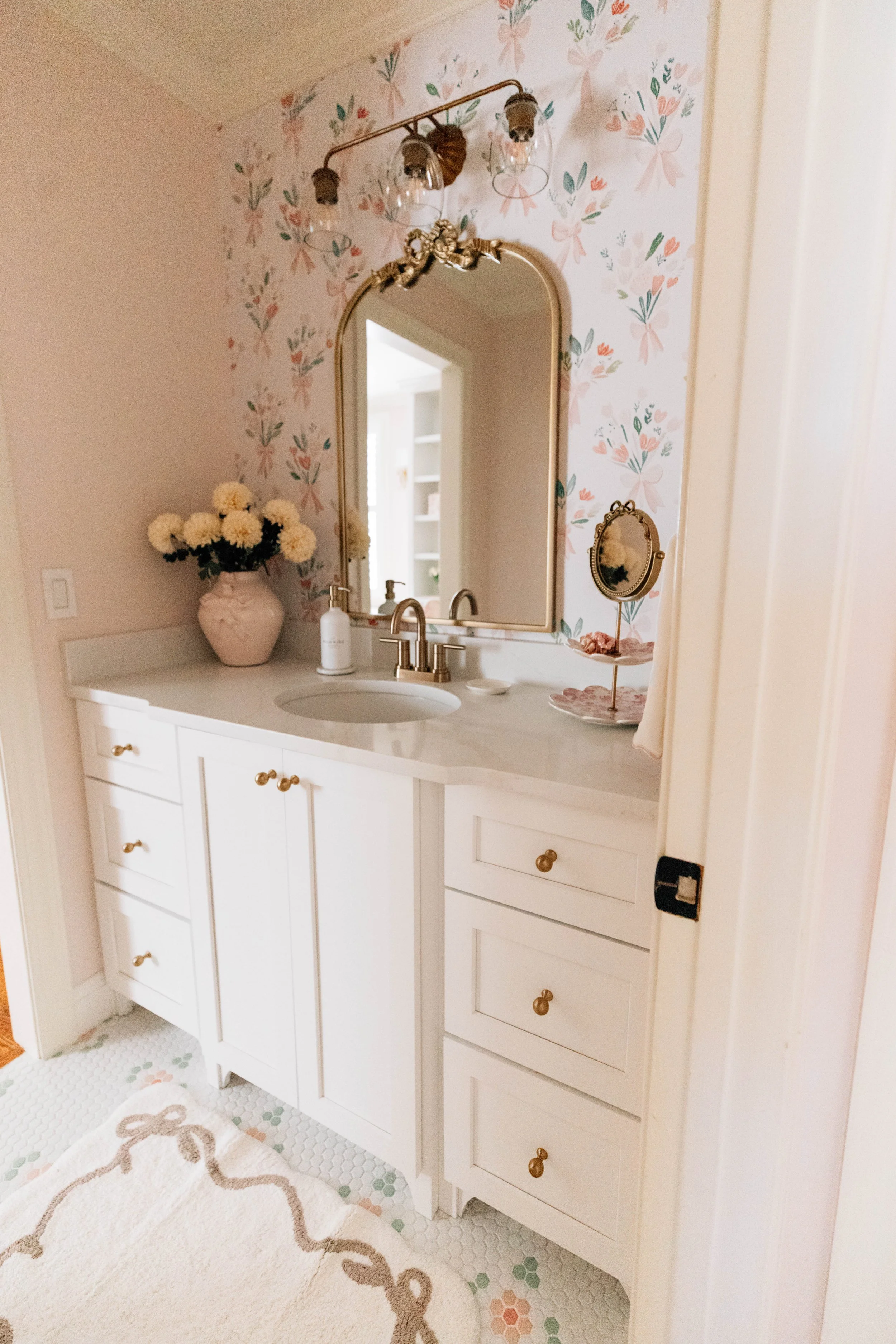 Daughter's bathroom-3.jpg