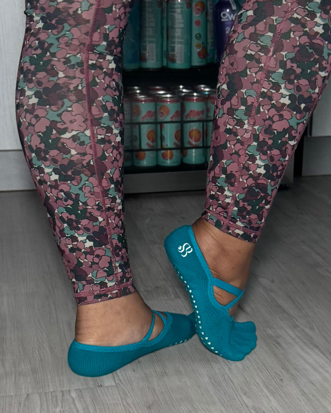 Slightly-Bougie-dionne-reformer-pilates-grip-sock