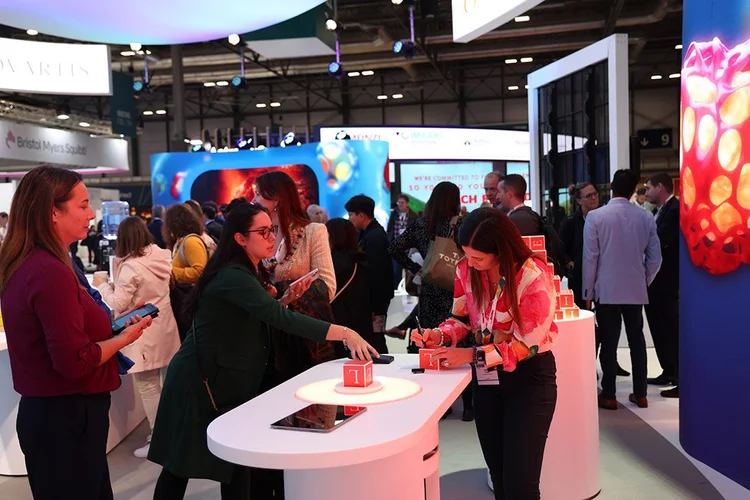 30 Creative Trade Show Booth Ideas to Attract Visitors and Generate ...